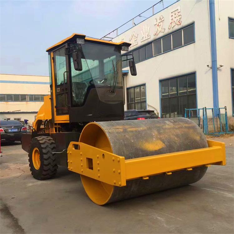 6T 单钢轮压路机 (2)