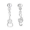 Brincos de Notas Musicais Fofos ao Amanhecer de Primavera Mini Brincos Assimétricos Personalizados Brincos de Guitarra Pequenos para Estudantes de Arte Mulheres
