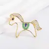 Broche Exquisito de Pônei Vazado para Mulheres, Broche Fofo e com Design Único, Clipe de Gola Anti-Exposição, Acessório de Broche Elegante