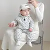 Conjunto deportivo para bebé, colección primavera y otoño, chaqueta con capucha y estampado de estrellas para bebé y pantalón largo, conjunto de dos piezas, ropa infantil elegante