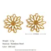 Moda Europeia e Americana Celebridade da Internet Elegante Nicho Luxo Leve Brincos de Aço Inoxidável Banhados a Ouro 18K Brincos de Flor de Crisântemo com Gota de Óleo Branco para Mulheres