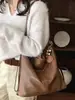 Bolsas de grande capacidade para atacado transfronteiriço, nova mochila de design de moda feminina, bolsa de ombro única versátil retrô para o dia a dia