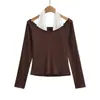 Cl2606-26 Estilo Nuevo de Principios de Primavera Estilo Europeo y Americano Corte Ajustado Bloque de Color Hombros Descubiertos Cuello Halter Manga Larga Camiseta para Primavera y Otoño