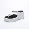 Chanclas de plataforma nuevas transfronterizas para mujer, chanclas de exterior, tacón de cuña, plataforma de aumento de altura, cómodas, zapatillas de moda de celebridad de Internet