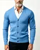 Suéter de punto trenzado de cuello en V ajustado para tallas grandes transfronterizo, chaqueta cárdigan de color liso para moda masculina de otoño e invierno