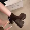 Botas de tornozelo femininas com sola grossa, nova coleção outono 2026, botas elásticas de ajuste justo, estilo britânico retrô, botas Martin, botas Chelsea