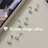 Pendientes ins de nicho Dongdaemun coreanos de plata de ley S925, pendientes de botón con cuentas de plata martillada texturizada, con un toque simple y sofisticado