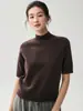 Suéter de cashmere simples 2026 de manga curta para mulheres, nova coleção de outono, gola alta discreta, mangas de tricô de cinco quartos, peça básica versátil