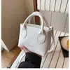 2026 Bolso Cuadrado Pequeño Estilo Coreano Nuevo con Asa de Lazo de Perlas Bolso Cruzado para Mujer de Gama Alta Versátil para Viajes Diarios Bolso de un Solo Hombro