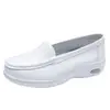 Zapatos de enfermera con amortiguación de aire, suela suave, cómodos, antideslizantes, transpirables, de fondo plano, para trabajo médico, zapatos blancos pequeños, en stock, venta al por mayor, primera generación