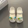 Pantuflas Cerradas para Mujer con Flor de Perlas Inspirada en el Diseño, Sandalias Deslizables Gruesas Antideslizantes para Exteriores de Verano 2026