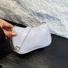 Bolsa de Ombro Transversal de Corrente Plissada com Design Nicho Feminina 2024 Primavera e Outono Versátil Distinta