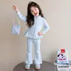 Sudadera de chica estilo coreano cárdigan de otoño conjunto de dos piezas 2026 nuevo atuendo moderno para niñas pequeñas