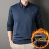 2025 Invierno Popular Camisa Polo Falsa de Dos Piezas para Hombre Camisa de Cuello Rayado Cálida de Terciopelo para Hombres de Mediana Edad Top Dropshipping