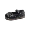 Zapatos de princesa para niñas estilo coreano 2026 otoño nuevo vintage lunares zapatos casuales para niños pequeños zapatos de cuero con lazo para niños