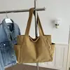 Bolsa tote de veludo cotelê para mulheres, grande capacidade, novo estilo verão 2026, bolsa de ombro moderna e casual, adequada para o trabalho