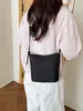 Bolso cubo de nailon transfronterizo para mujer, nueva colección otoño 2026, versátil, adecuado para ir al trabajo, gran capacidad, simple y elegante, bolso de hombro o bandolera