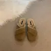 Mules de bico fino com sola reta sapatos femininos para uso externo 2026 novo estilo moderno outono e inverno slip-on meias pantufas sapatos peludos