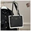 Bolso de felpa esmerilada con contraste de colores de invierno para mujer, novedad de 2024, bolso de cubo portátil de estilo coreano de moda, bolso de cesta de verduras de un solo hombro personalizado.