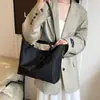 527 Bolso de Hombro Sencillo de Tela Oxford para Mujer Gran Capacidad 2025 Primavera Nuevo Bolso Tote Premium para el Trabajo