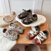 Zapatillas de entrenamiento alemanas de color block retro de nicho para mujer Otoño 2026, zapatos casuales cómodos, zapatillas deportivas versátiles que aumentan la altura