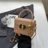 Bolso Pequeño Plateado de Alta Gama para Mujer 2026 Nuevo de Moda Versátil Bolso Cruzado Bolso Popular de Venta Caliente Bolso Cuadrado Pequeño