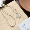 Pingente de Calcedônia Natural com Geleia de Lichia, Gelo Alto, Nuvem Auspiciosa, Pingente de Jade Ruyi, Ágata Fluorescente Tipo Gelo, Pingente de Fechadura Ruyi Oco