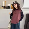 Camiseta Base Versátil 2025 Nova Cor Color Block Outono e Primavera Algodão para Crianças Mais Velhas, Moletom Gola Redonda para Meninas, Casual