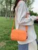 Mochila Pequeña Ligera Japonesa Casual de Moda Bolso de Hombro Simple Bolso Cruzado de Tres Capas de Alta Calidad Bolsa Deportiva Versátil para Mujer