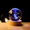 Luz Noturna de Bola de Cristal Gravada em 3D Estéreo Transfronteiriça Luz Colorida Base de Madeira Decoração de Mesa de Quarto Presente da Temporada de Formatura
