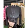 Top base de manga larga estilo europeo, color blanco carbón, cuello alto medio, para mujer, nuevo para otoño e invierno, corte ajustado, adelgazante, moderno