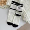 Nuevos calcetines de mujer para otoño e invierno, lindos calcetines de algodón casuales con bordado de gatito de dibujos animados, estilo coreano, combinación de colores versátil, estilo académico
