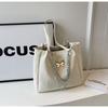 Bolsa de mão simples com textura suave, nova para a primavera de 2024, versátil, estilo ins, de ombro, sob o braço, bolsa tote para o trabalho, moda