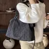 Bolsa de lona de grande capacidade para mulheres, novo estilo de verão 2026, casual e leve, adequada para aulas e deslocamentos, bolsa tote, bolsa de ombro grande