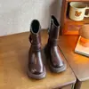 Botas de motocicleta para niña con hebilla de estilo británico, nueva colección otoño/invierno 2026, botas de caña media con suela gruesa, botas Martin antideslizantes