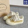 Tênis Populares com Laço para Mulheres 2025 Novos Sapatos de Nicho Versátil Sapatos Brancos de Sola Grossa Tênis de Nicho Pão
