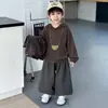 Conjunto de chaleco de cuero de tres piezas para niños para primavera y otoño Estilo coreano Genial Moderno Ropa infantil para niños pequeños y niños pequeños Conjunto de otoño