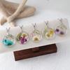 Collar de flores de hiedra de colores frescos y pequeños, especímenes de plantas de pegamento, colgante de flores secas, flor eterna, joyería de flores reales al por mayor
