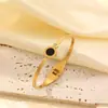 Pulsera de Acero de Titanio con Incrustaciones de Diamantes y Gypsophila, Resistente al Agua y que No se Desvanece, Chapada en Oro de 18 Quilates, Estilo Ins Versátil, Joyería para Pulsera, Europea y Americana Transfronteriza