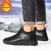 Sapatos masculinos de couro de inverno, estilo slip-on, tênis casuais de couro, sapatos masculinos de sola macia, sapatos masculinos da moda estilo britânico