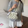 Bolsa Tote Plissada de Design Exclusivo para Mulheres 2026 Nova Bolsa de Mão com Decoração de Laço Bolsa Transversal Casual da Moda