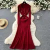 Vestido de Tricô Estilo Tweed de Alta Qualidade, Moderno, com Gola Peter Pan, Manga Longa, Botão de Metal na Cintura, Saia Longa, Visual Emagrecedor Feminino para Outono