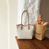 Bolsa de alta gama para mujer, nueva colección de otoño 2026, retro y moderna, con una textura lujosa, bolsa tipo tote de gran capacidad