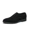 Sapatos masculinos de couro novos transfronteiriços, sapatos casuais formais de negócios, mocassins Oxford com brogue em camurça, sapatos masculinos de tamanho grande