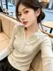 Suéter de Punto Vintage Color Café de Manga Larga Medio Abierto Otoño/Invierno 2026 Ajustado Camisa Base Ceñidor de Cintura Top Hot Girl A13524
