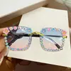 Gafas de Sol Cuadradas de Girasol 2025 Moda Letra Marco Cuadrado de Perla Gafas de Sol para Foto de Fiesta de Cumpleaños para Hombres y Mujeres