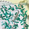 Diamante Tallado Especial de Fondo Plano Esmeralda Cruzado Europeo y Americano Armadura de Palacio Verde Navideño Uña Mariposa Uña de Cristal Joyería