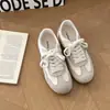 Zapatillas de Entrenamiento Alemanas Versátiles de Suela Gruesa para Mujer Moda Otoño 2026 Simples Retro con Cordones Bloques de Color Suela Suave Deportivas Casuales