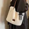 Bolso de Hombro Único 2026 Otoño/Invierno Felpa Moderno Lindo Nuevo para Mujer Gran Capacidad Tote Bolso Sencillo para el Trabajo Nicho