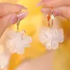 Pendientes Elegantes de Flor Blanca Super Hada para Mujer Moda Coreana de Gama Alta Nuevos Brazaletes para Oreja Dulces Versátiles Populares Accesorios para Pendientes